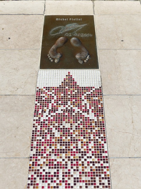 曼联客场险胜切尔西红魔重回榜首