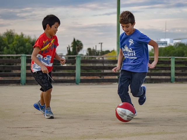 足球欧冠淘汰赛对阵激烈，主帅直言无弱旅