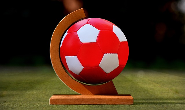 官方：曼联19岁前锋伊森-惠特利租借加盟英甲俱乐部北安普顿